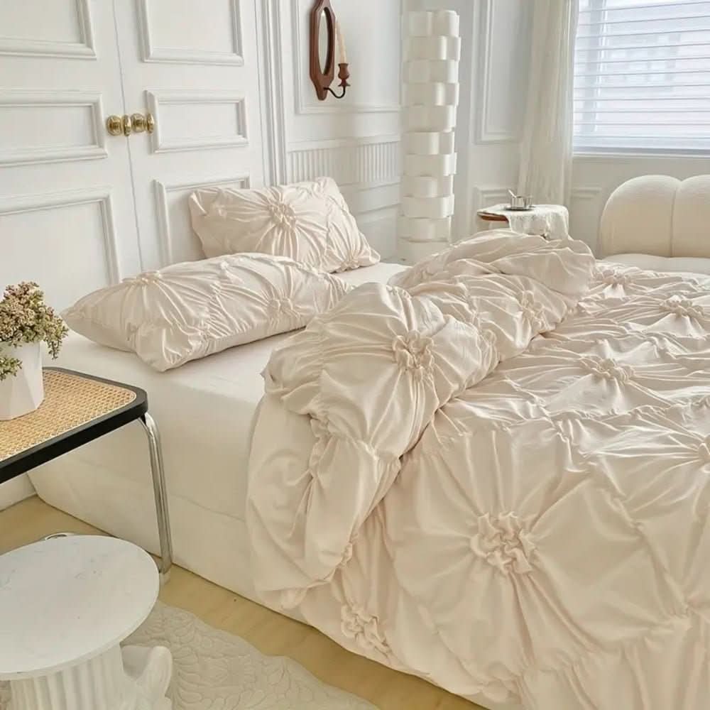 PetalCharm Duvet Set - Chic Ruffle Floral Cover in Soft Microfiber