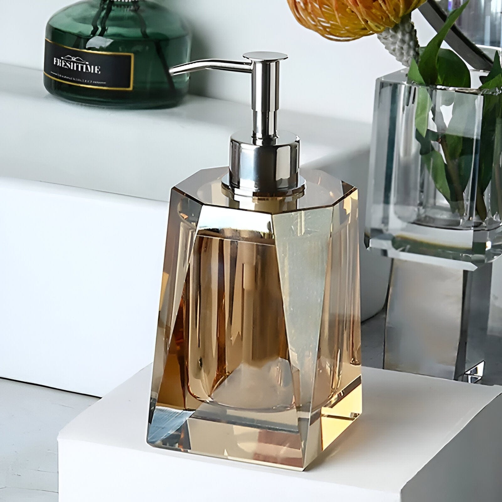 Elegant Bathroom Accessories Set in Crystal Glass – Timeless Design for Stylish Decor