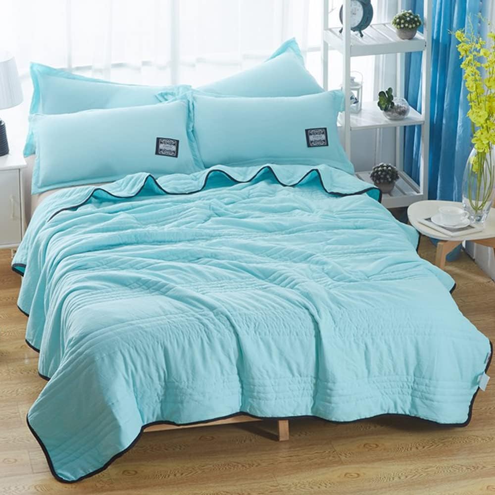 Cooling Bed Blanket with Lightweight Hypoallergenic Fabric for Warm Sleepers