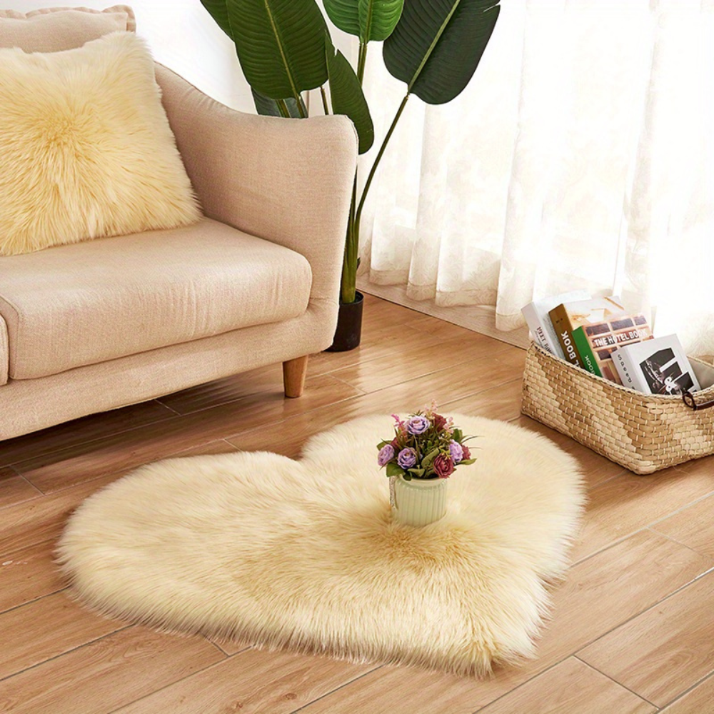 Charming Heart-Shaped Indoor Area Rug with Luxurious Softness