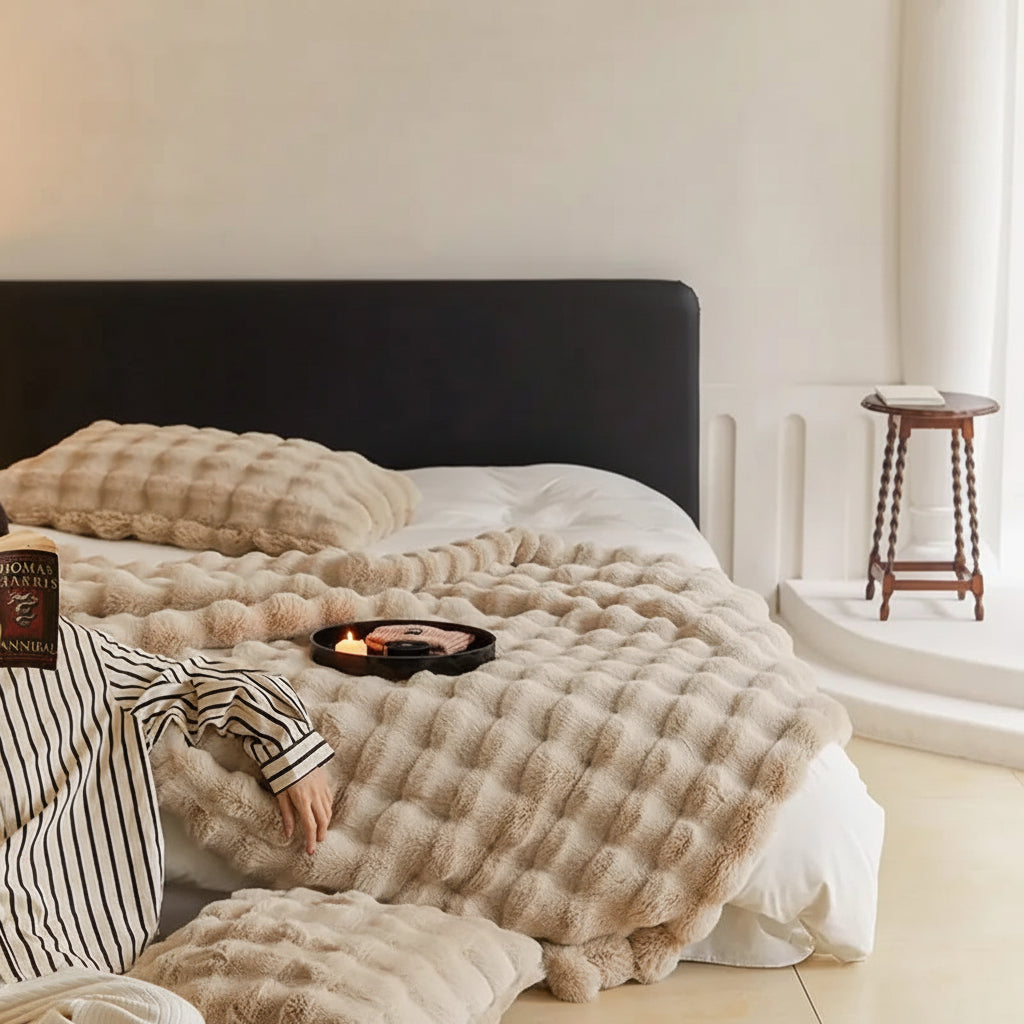 Luxurious Plush Throw Blanket for Ultimate Comfort