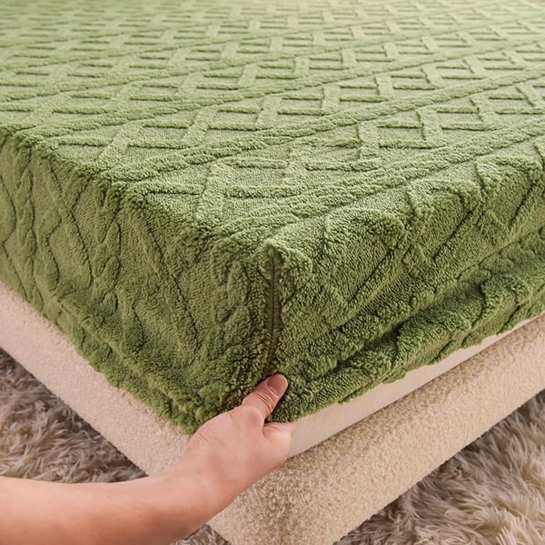 Soft Velvet Deep Pocket Fitted Sheet – Cozy Flannel for Year-Round Comfort
