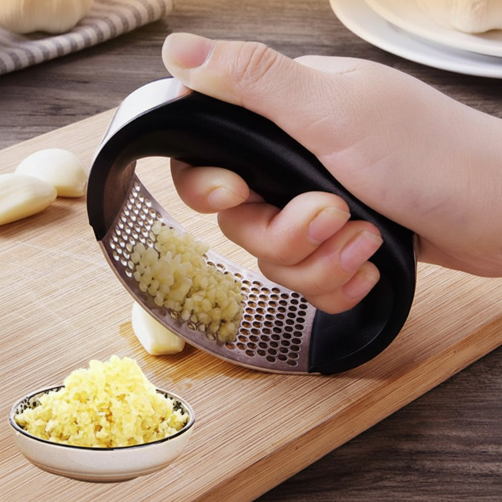 Ergonomic Garlic Crusher Made of High-Quality Stainless Steel