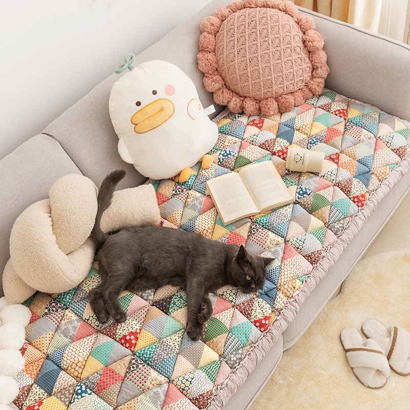 ChicShield Sofa Protector with Natural Elegance