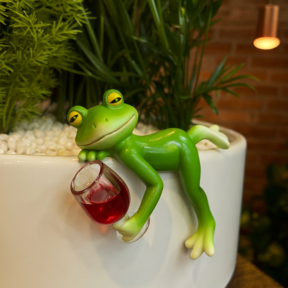 Charming Frog Planter Edge Decoration for Home and Garden