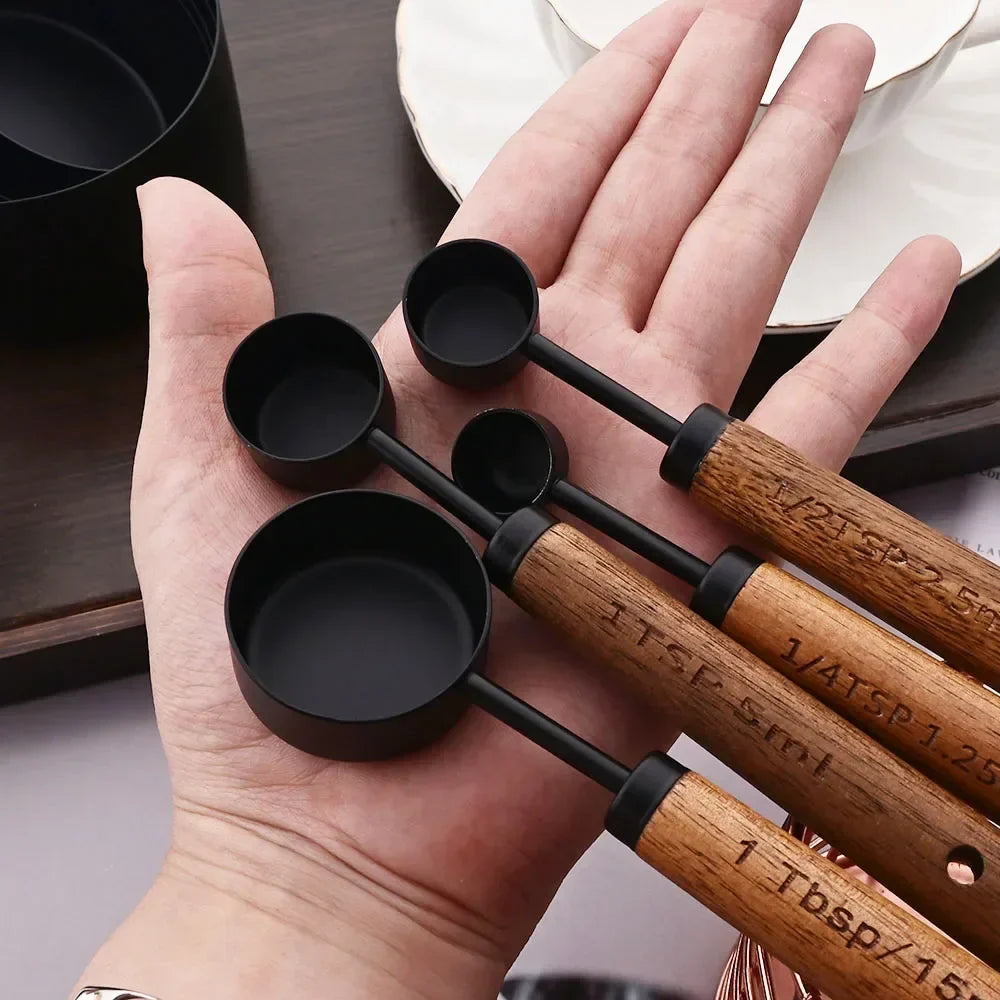 Elegant Gold-Plated Measuring Cups and Spoons Set – 8-Piece Collection
