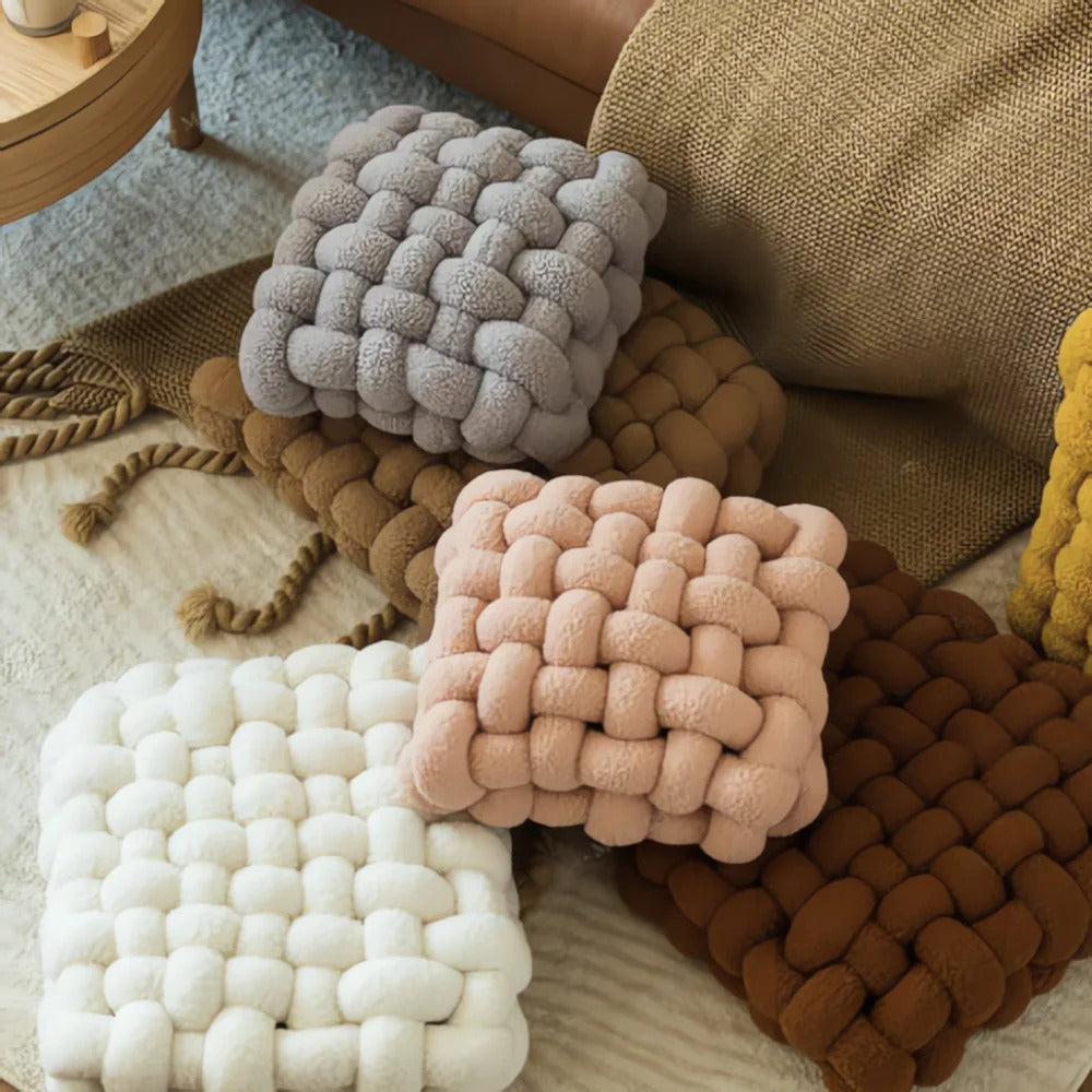 Cozy Artisan Twist Pillow – Luxurious Throw for Any Space