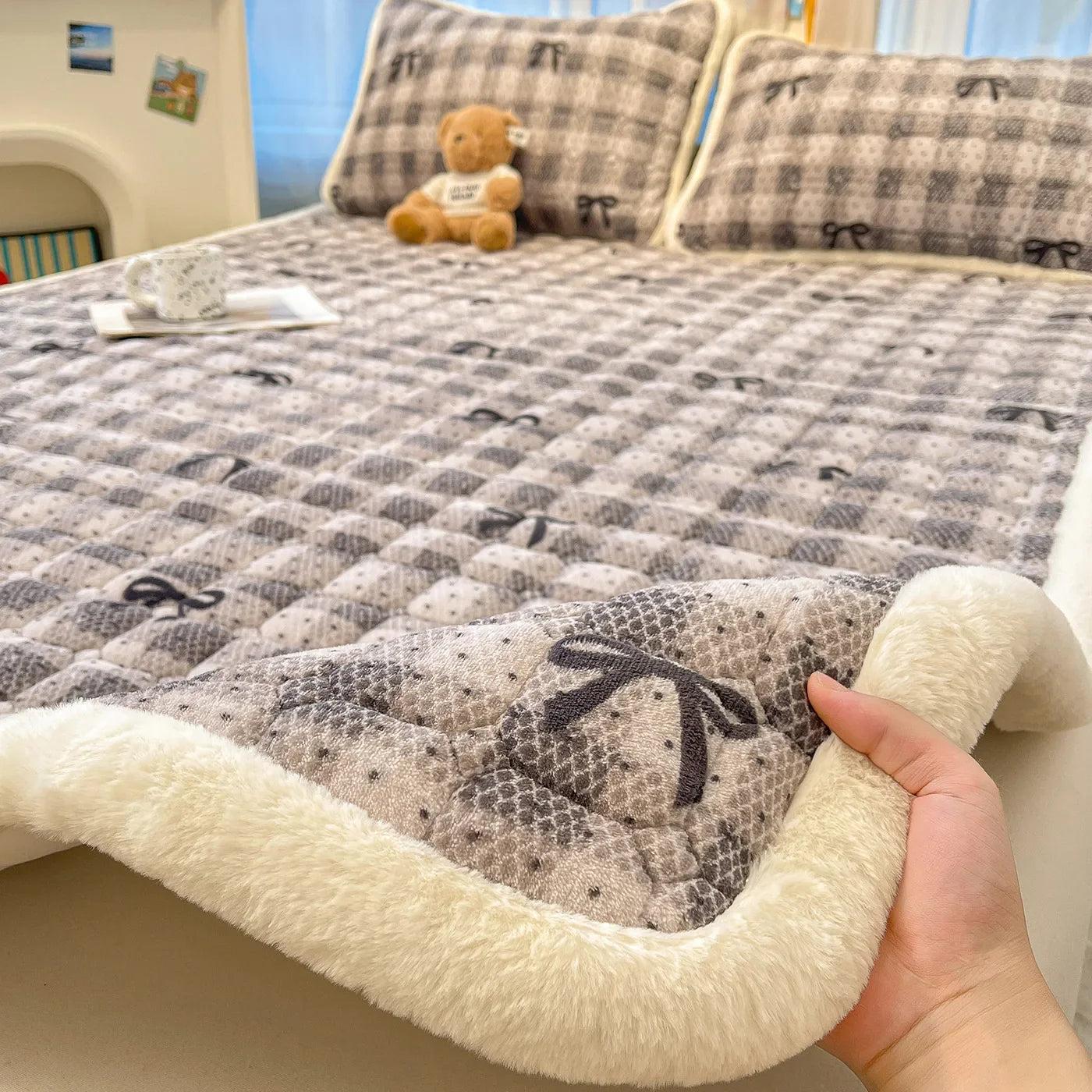 Purple Children's Mattress Pad with Adorable Cartoon Print – Soft & Warm