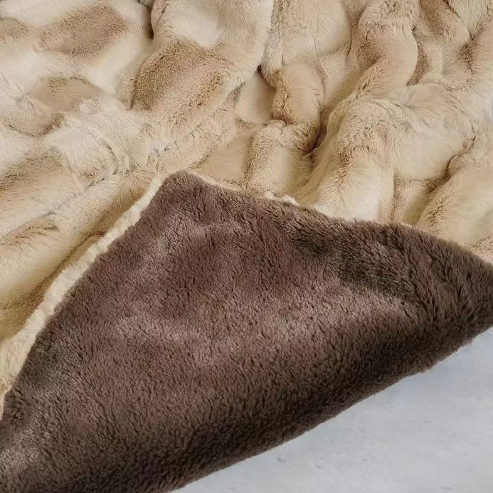 Cozy Dual-Layer Faux Fur Blanket for Soft and Comfortable Relaxation