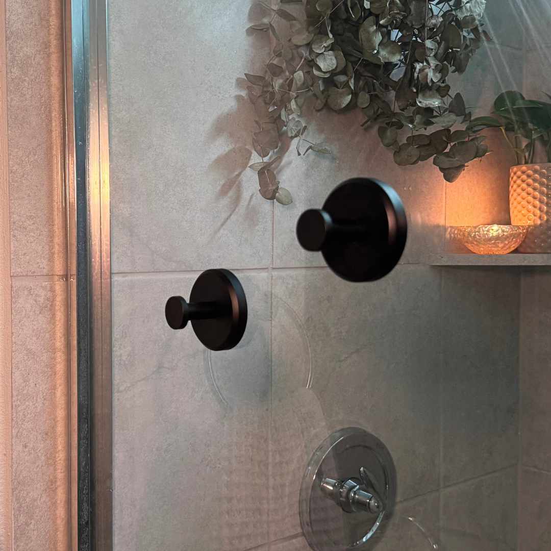 Powerful Suction Hooks for Your Bathroom and Kitchen Space