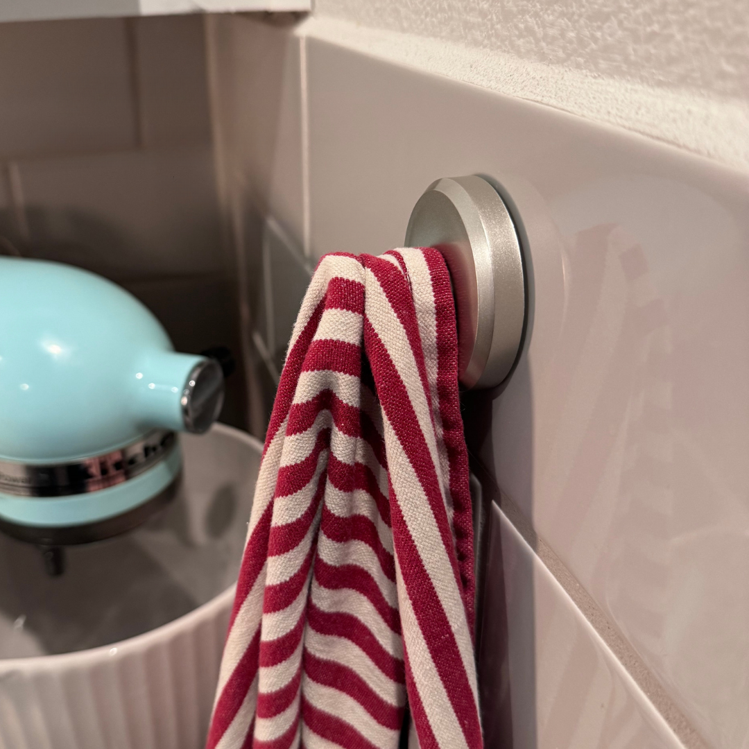 Powerful Suction Hooks for Your Bathroom and Kitchen Space