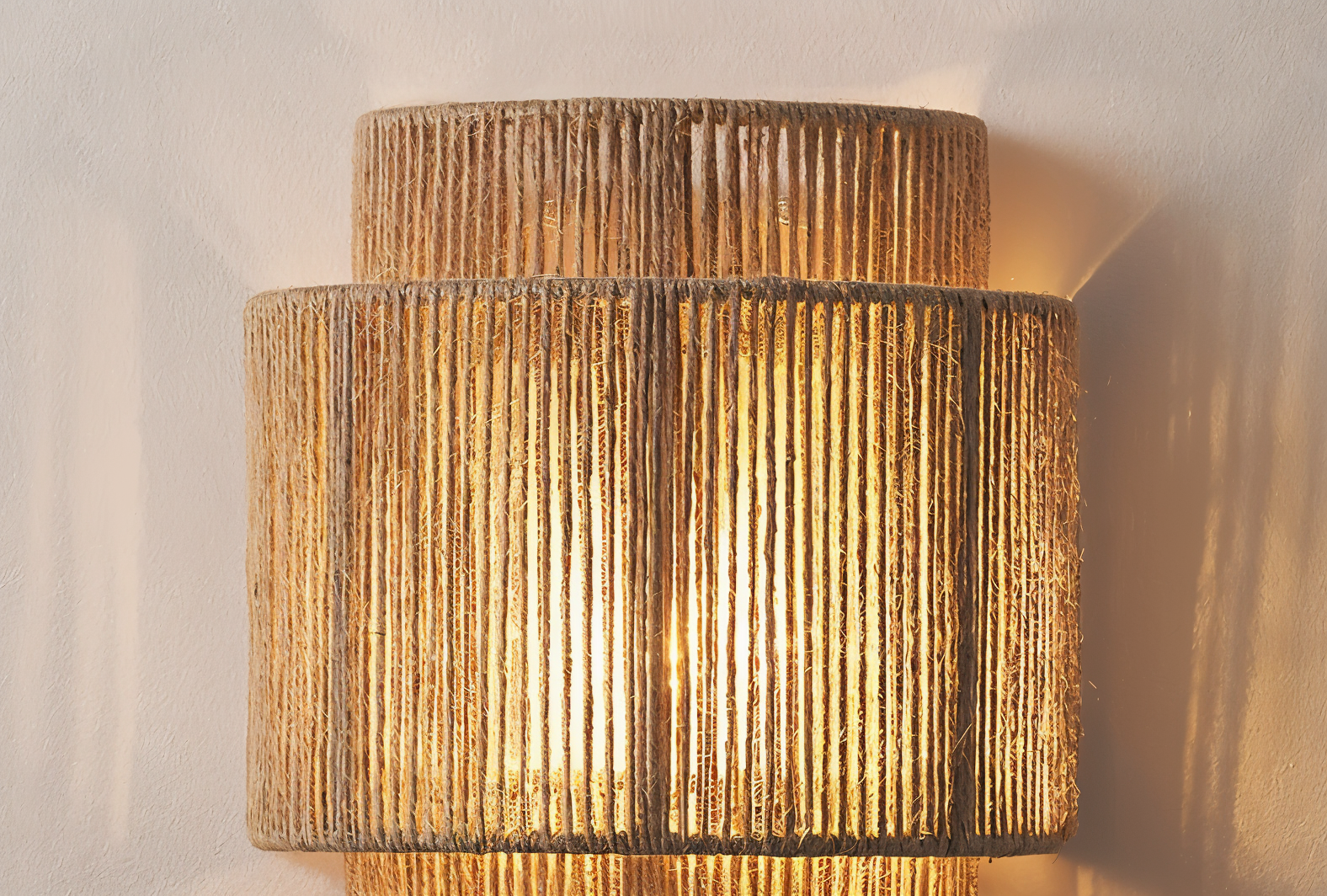 Taavita Wall Lamp - Rattan Lampshade with Hemp Rope - Boho Wall Decoration