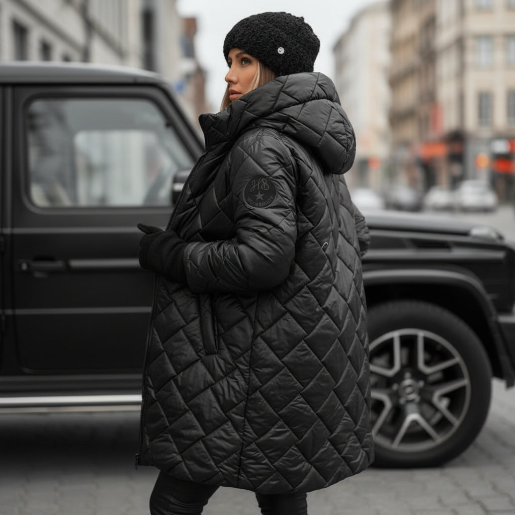 Cozy Insulated Jacket with Hood for Winter Comfort