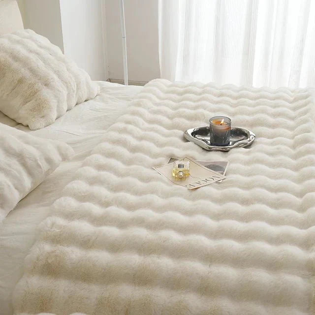 Transforming Faux Fur Blanket – Fluffy and Warm