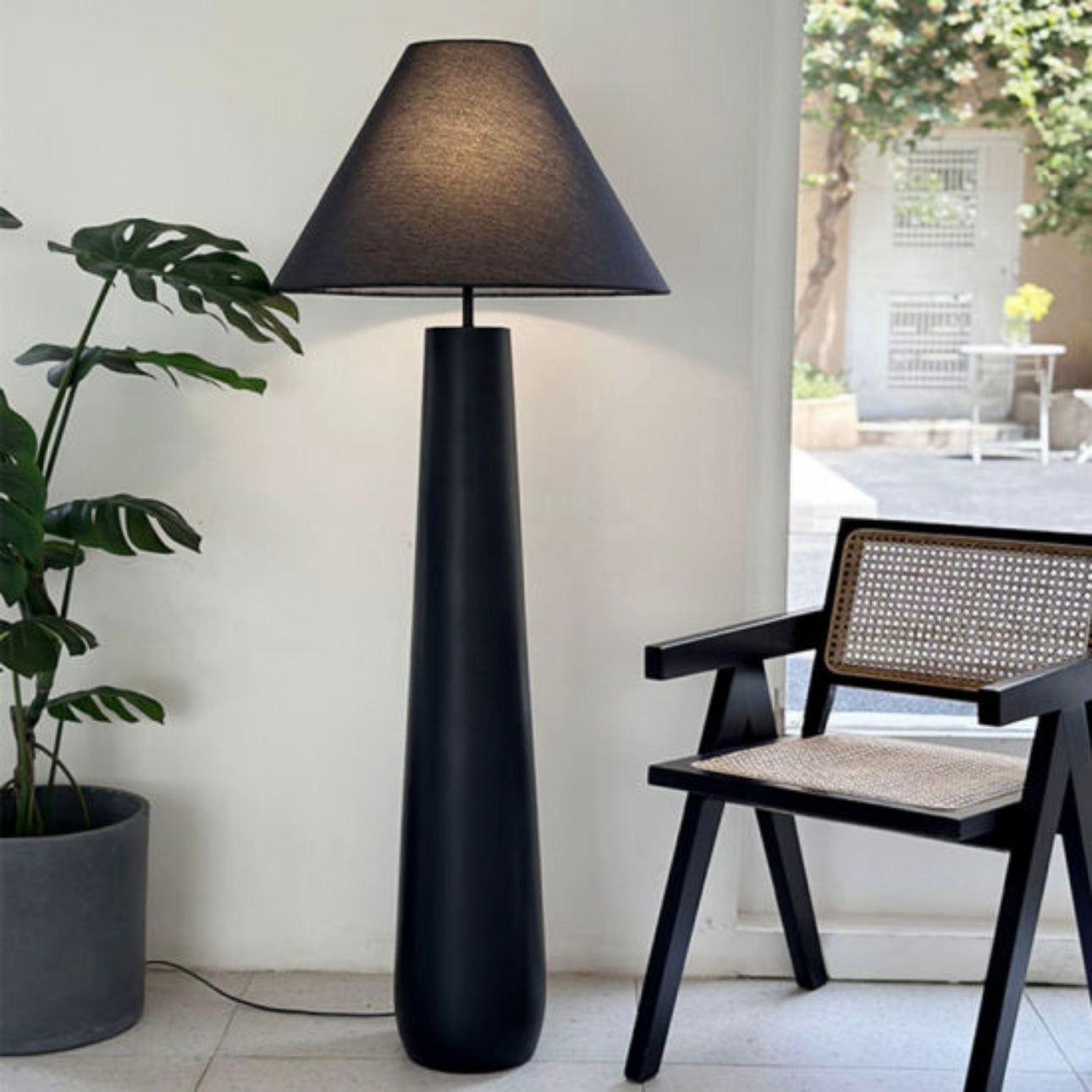 Taavita Floor Lamp - Elegant and Modern Addition for Any Room