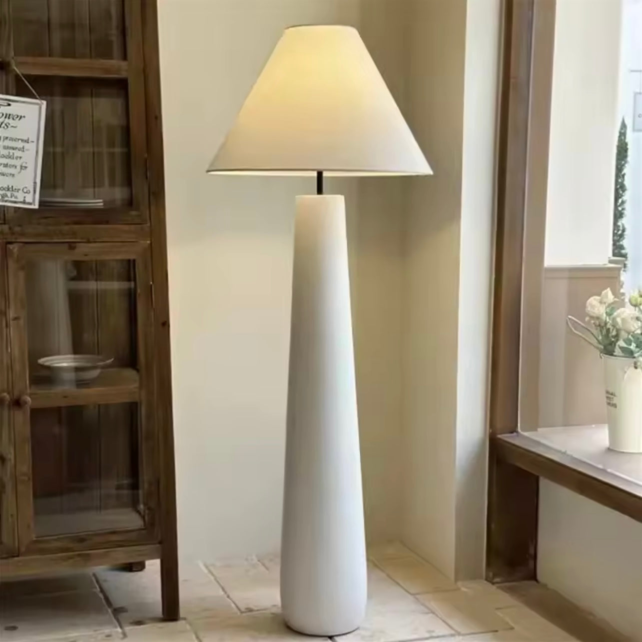 Taavita Floor Lamp - Elegant and Modern Addition for Any Room