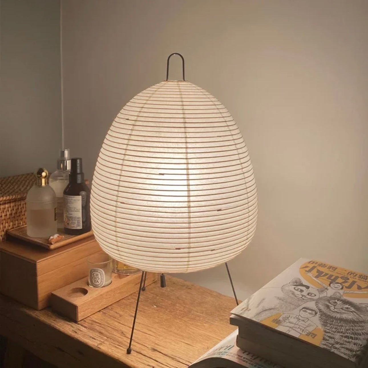 Taavita - Japanese Akari Style Floor Lamp with Elegant Design and High-Quality Material