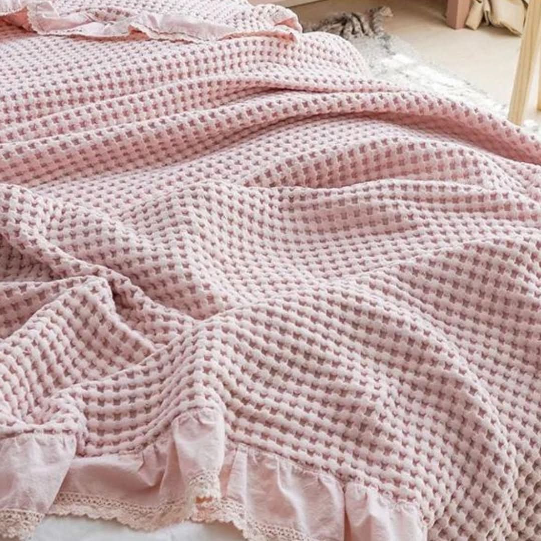 Cozy All-Season Waffle Texture Blanket – Slim Design
