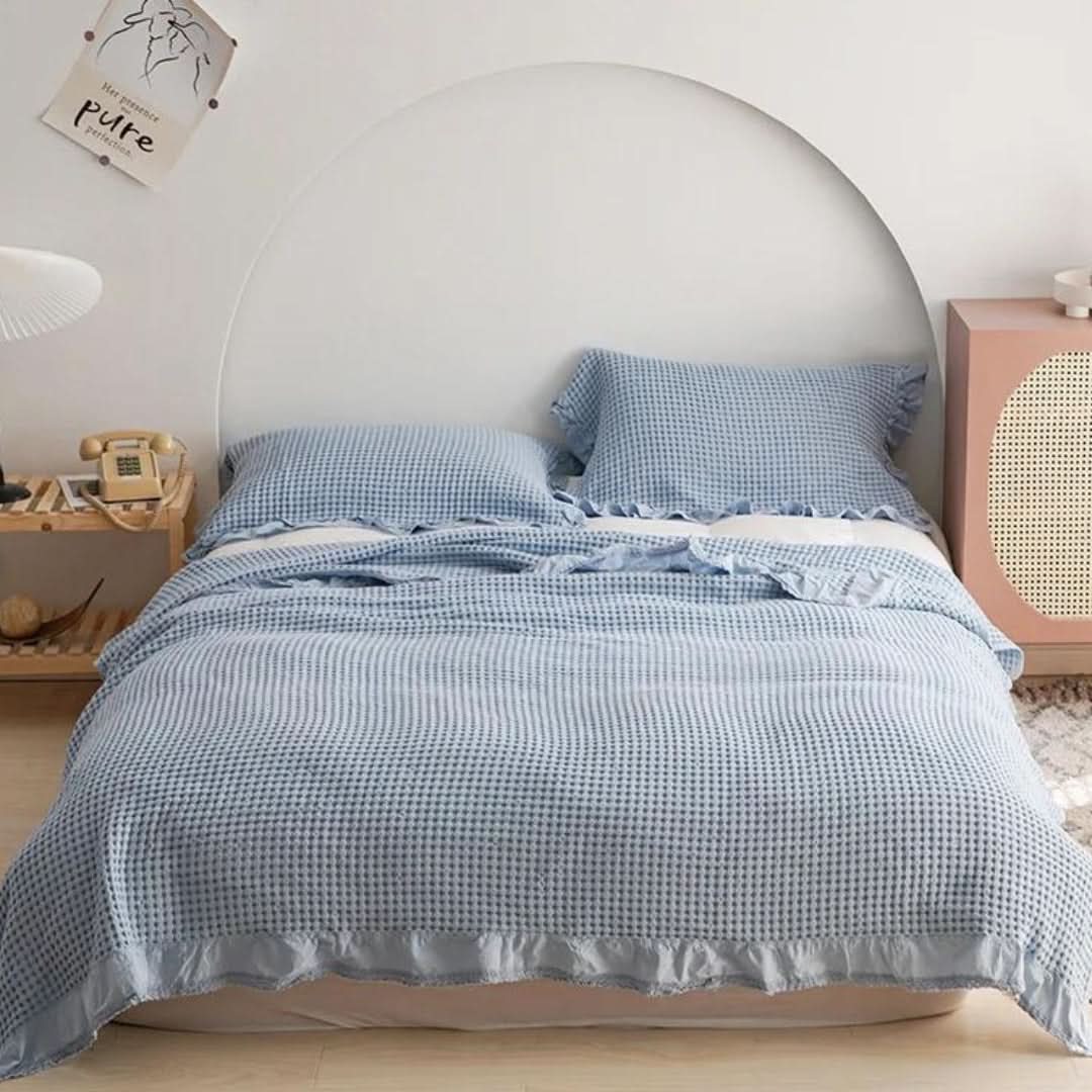 Cozy All-Season Waffle Texture Blanket – Slim Design