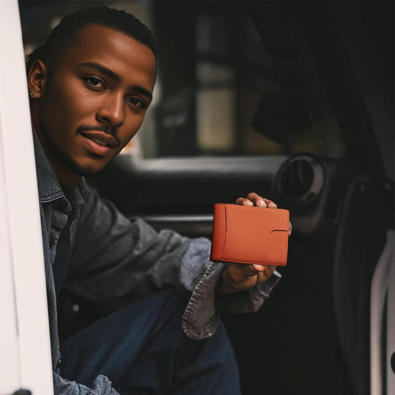 Leather Card Holder with RFID Protection – Compact Theft-Resistant Wallet