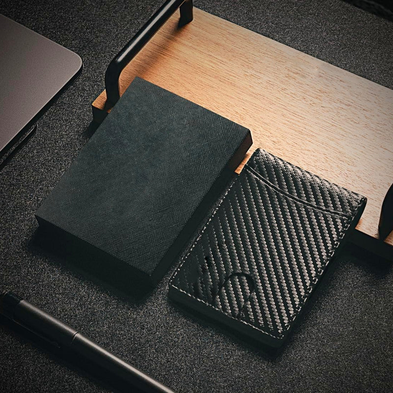 Leather Card Holder with RFID Protection – Compact Theft-Resistant Wallet