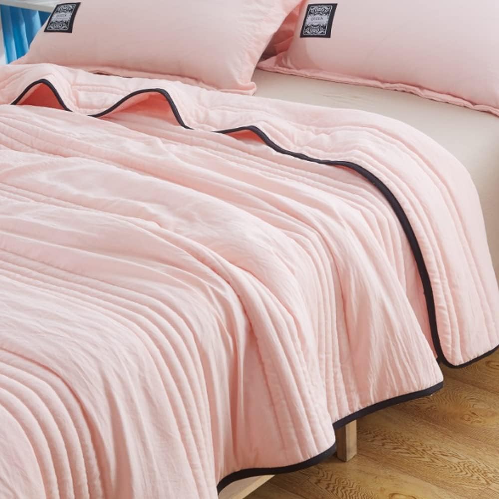 Lightweight Cooling Comforter with Instant Chill Effect for Hot Sleepers
