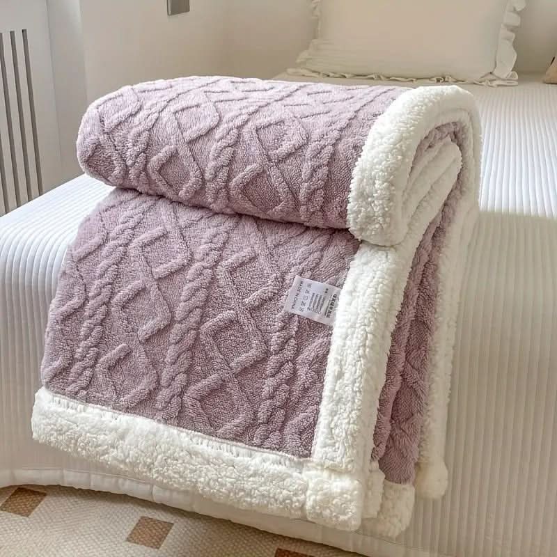 All-Season Plush Reversible Blanket for Ultimate Comfort