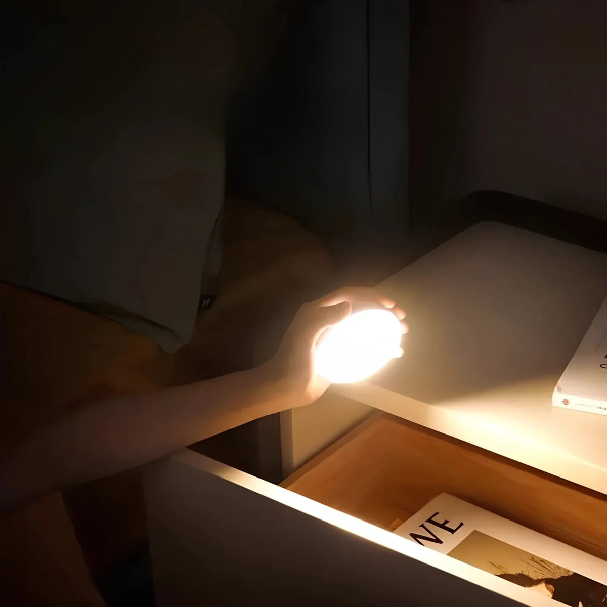 Smart LED Motion-Activated Lamp with USB Charging