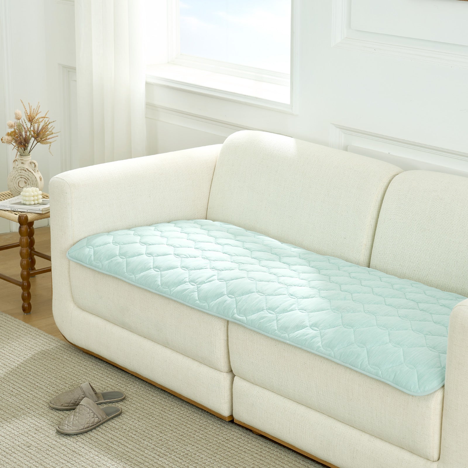 Waterproof Sofa Protector with Qmax Cooling Technology – Leakproof Pet Cover