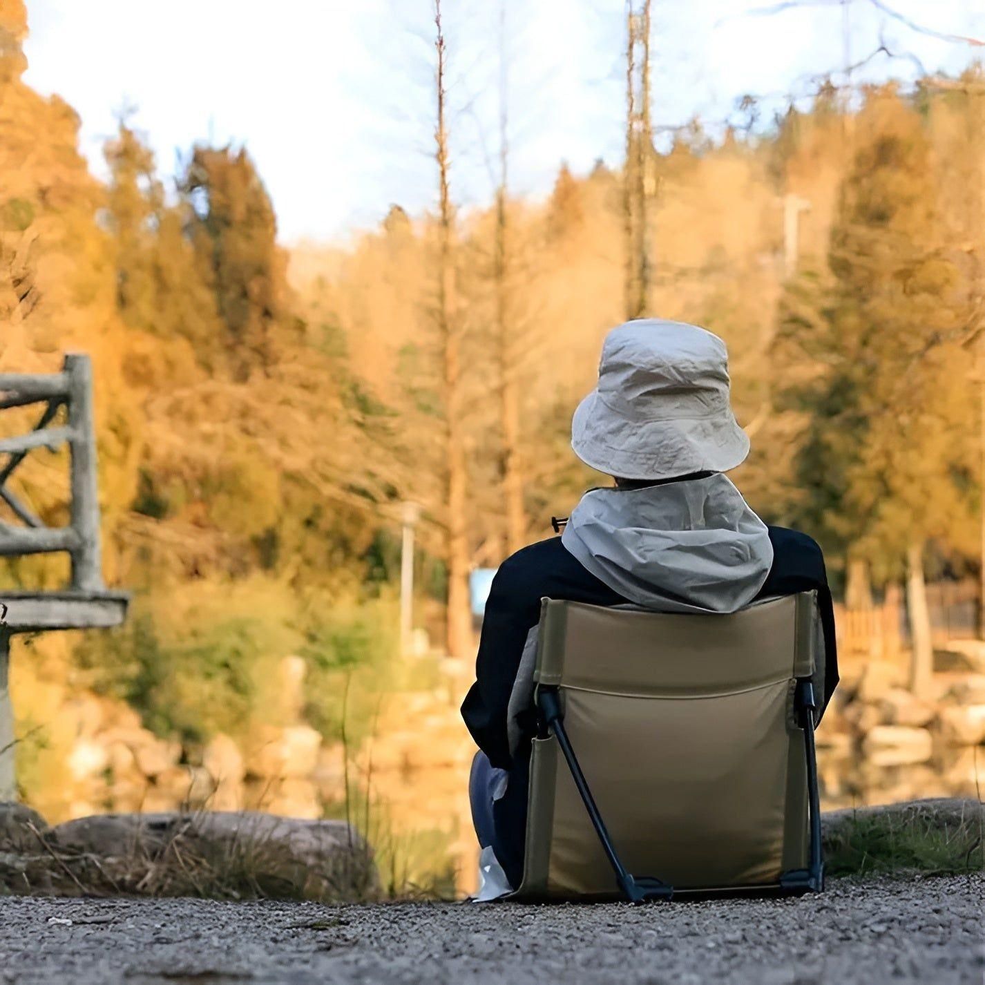 Portable Folding Camping Chair - Lightweight and Ergonomic for Outdoor Use
