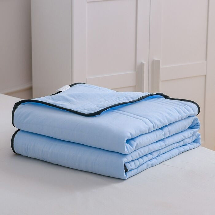 Breathable Silk Cooling Blanket for Comfortable Sleep – Lightweight Design