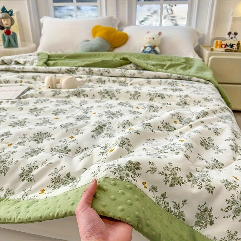 Elegant Floral Bedspread – Lightweight and Breathable Summer Quilt for Cozy Sleep