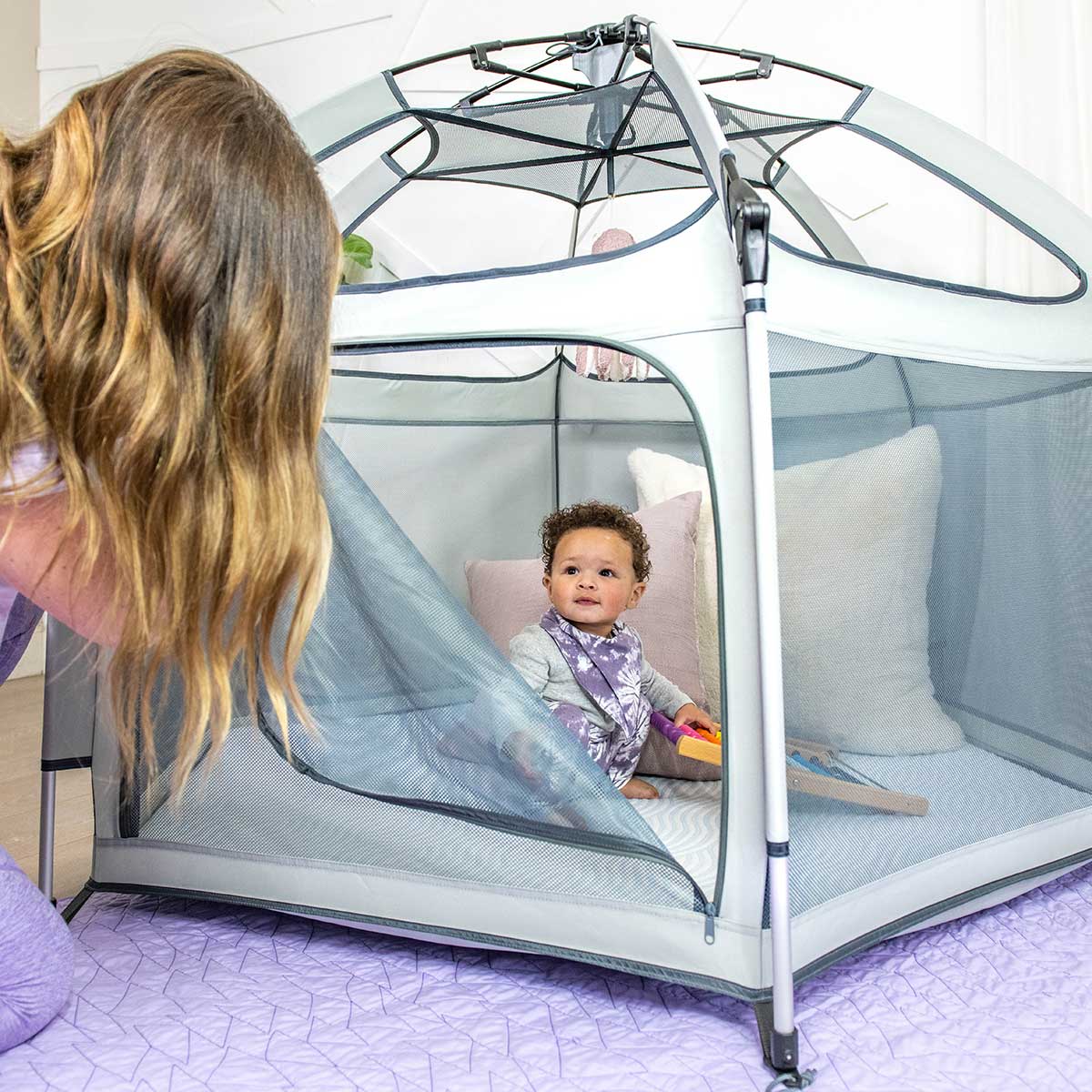Indoor and Outdoor Playpen with Mesh Ventilation and UV Protection, 150x122cm