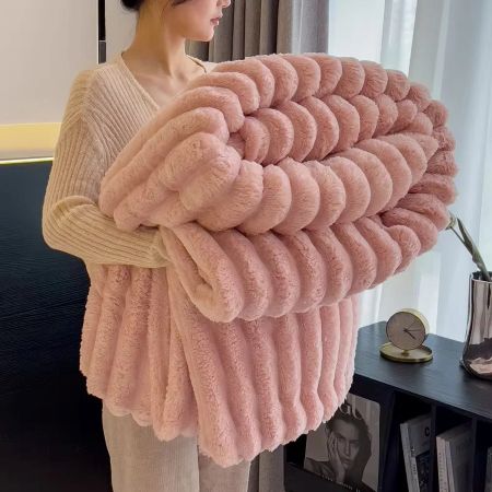 Cozy Soft Throw Blanket in Luxurious Faux Rabbit Fur for Warmth