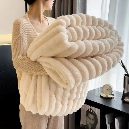 Cozy Soft Throw Blanket in Luxurious Faux Rabbit Fur for Warmth