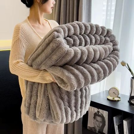 Cozy Soft Throw Blanket in Luxurious Faux Rabbit Fur for Warmth