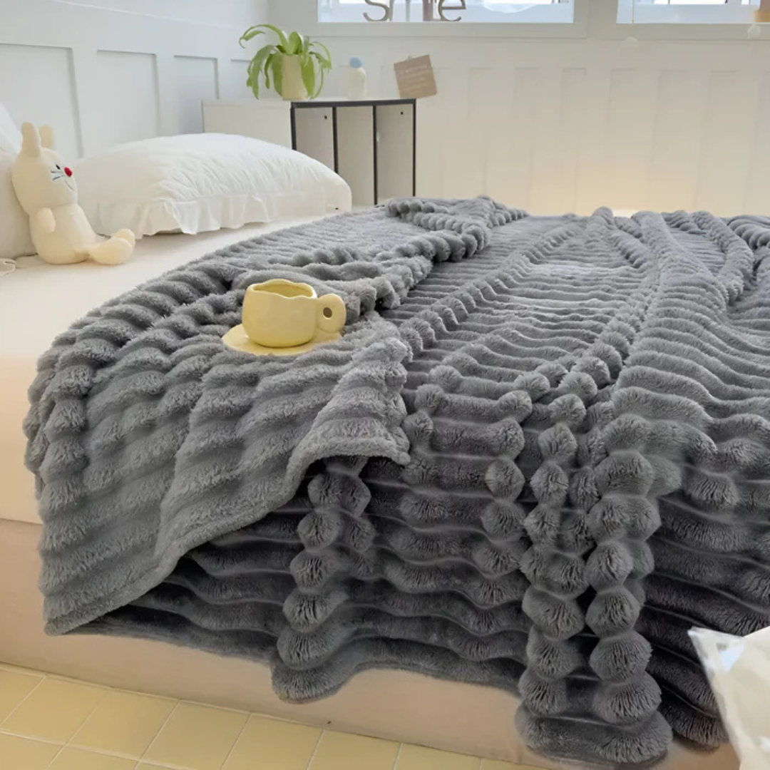 Cozy Throw Blanket – Soft Plush Fleece Fabric for Warm Nights