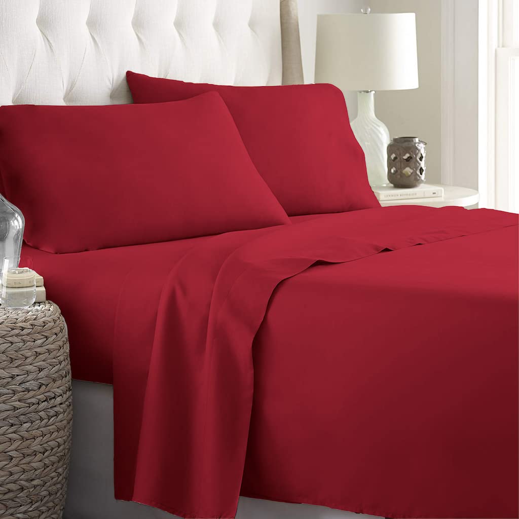 Cooling Polyester Queen Bed Set | 4-Piece Collection for Comfortable Sleep