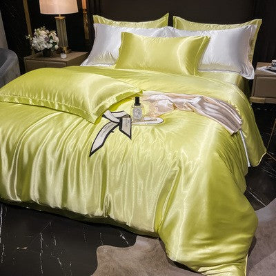 4-Piece Duvet Cover Set in Soft Silk Satin for Cozy Sleep