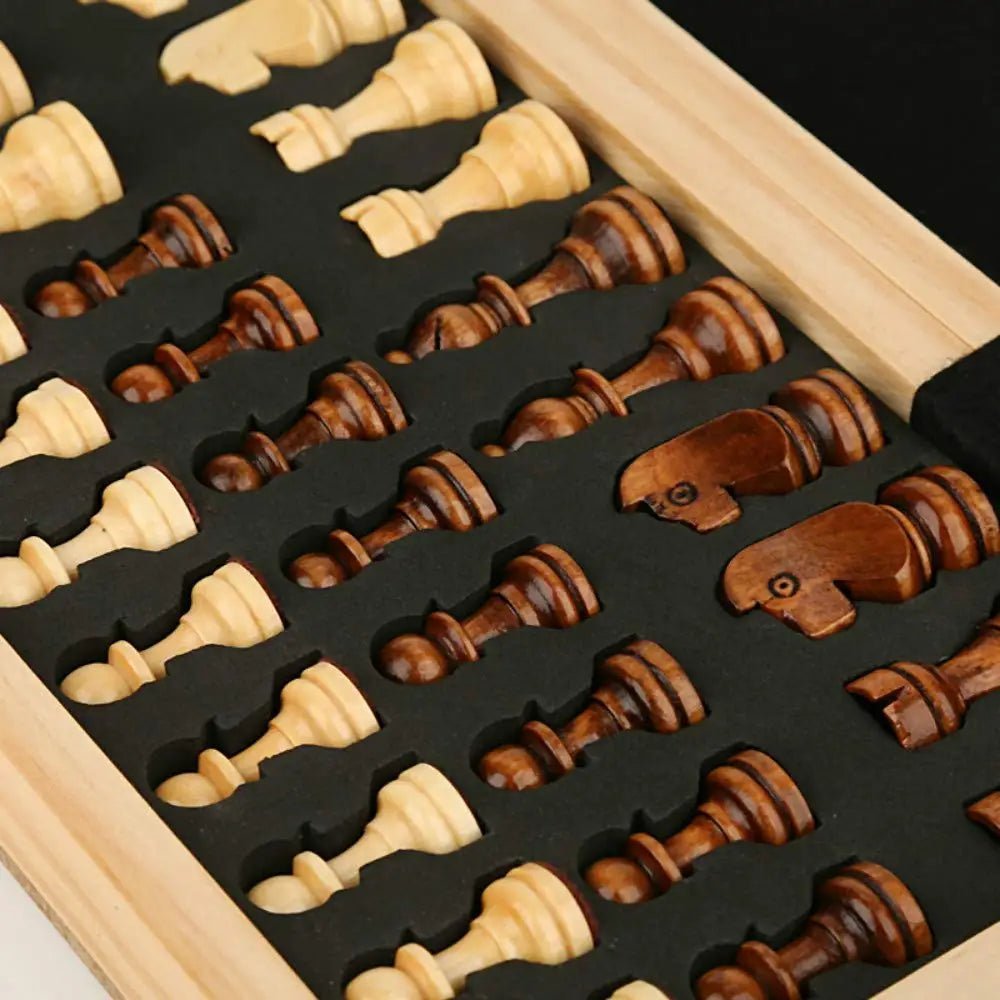 ClassicCraft Magnetic Wooden Chess Set with 39 cm Folding Board