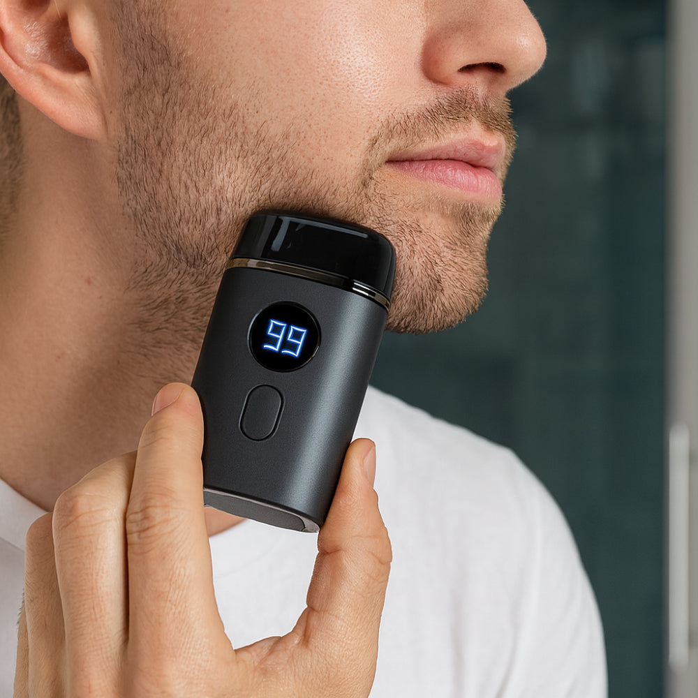 Compact Electric Razor with Digital Indicator and USB-C Charging