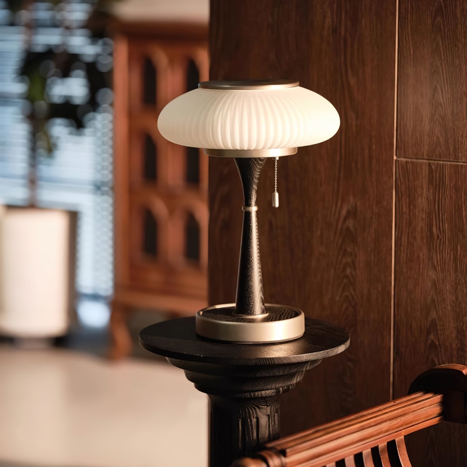 Nature's Embrace: Contemporary Table Lamp with Cozy Glow
