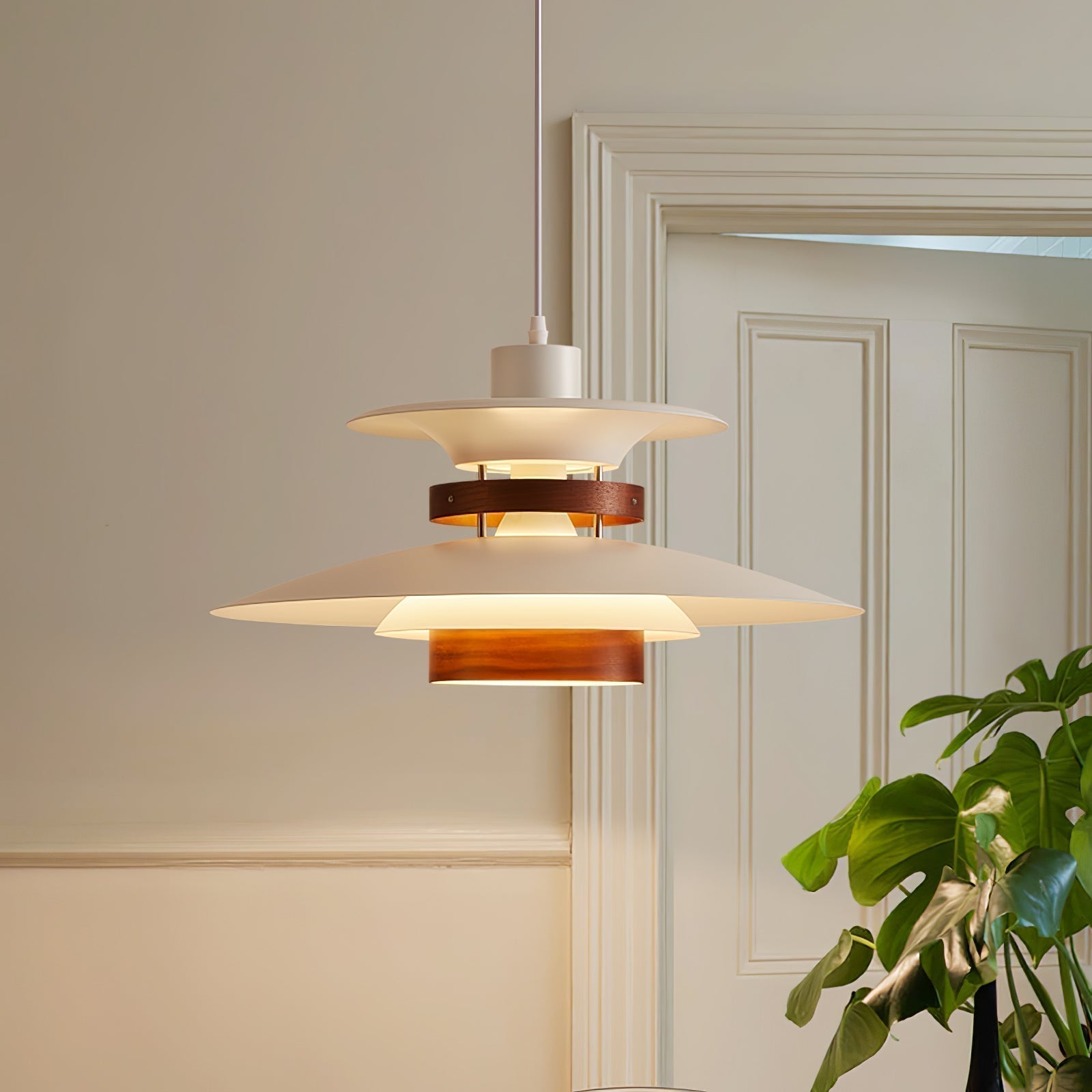 Luxe Pendant Light for a Cozy Atmosphere