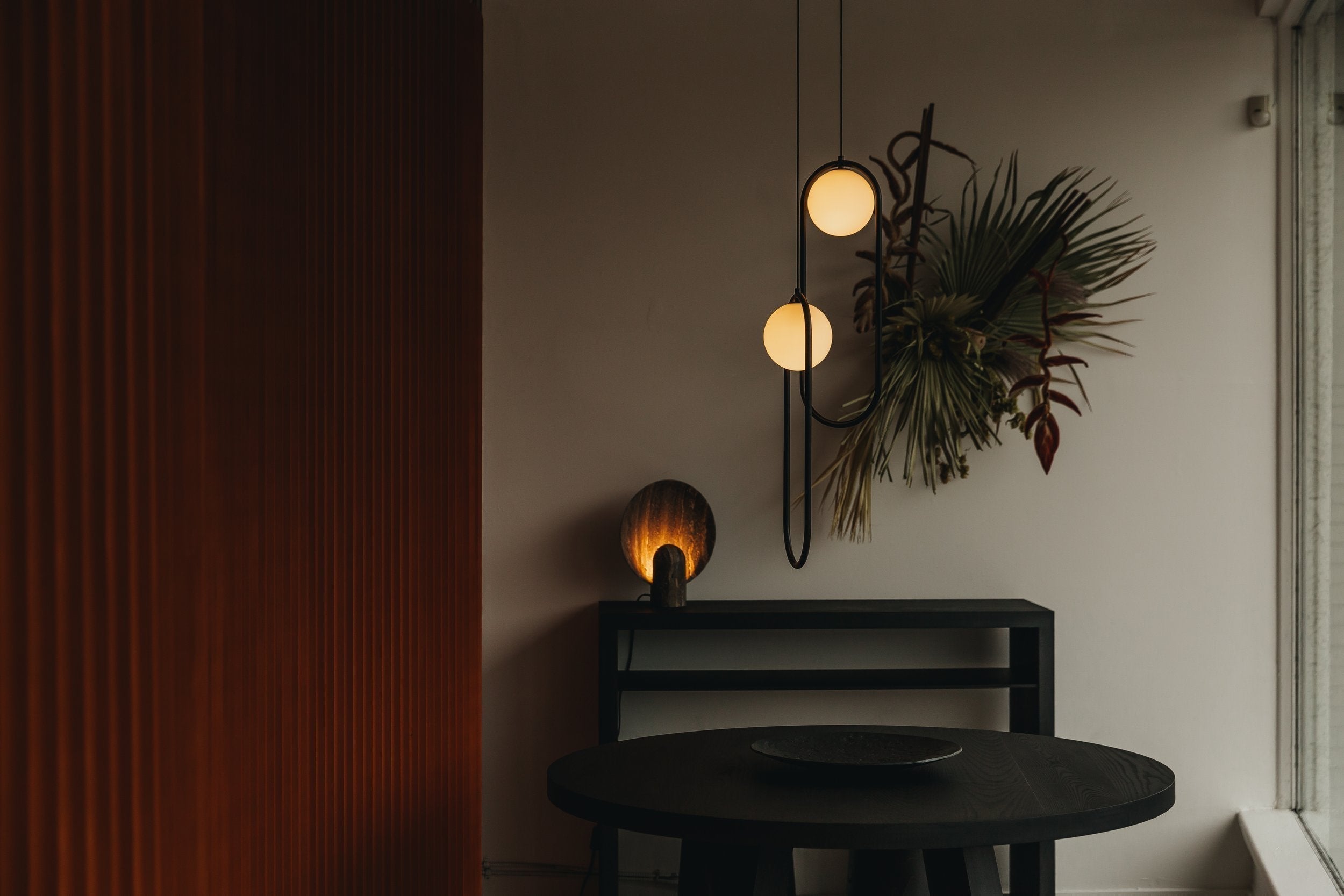 LuxeGlow Pendant Light for Stylish Home Environments