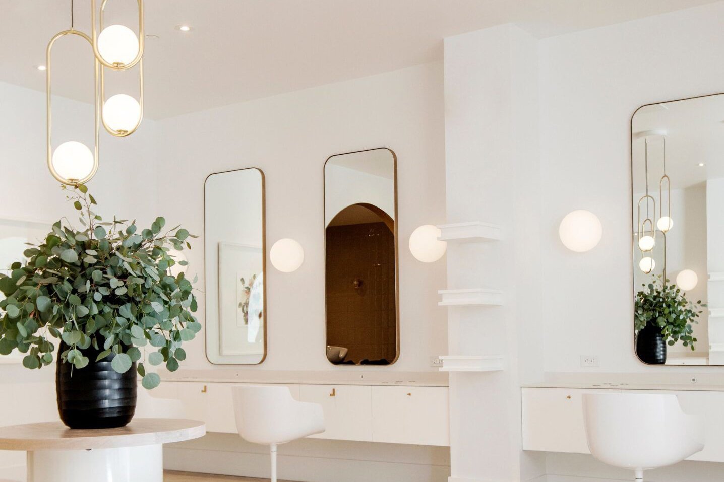 LuxeGlow Pendant Light for Stylish Home Environments