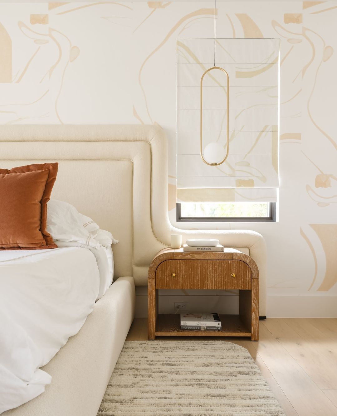 LuxeGlow Pendant Light for Stylish Home Environments