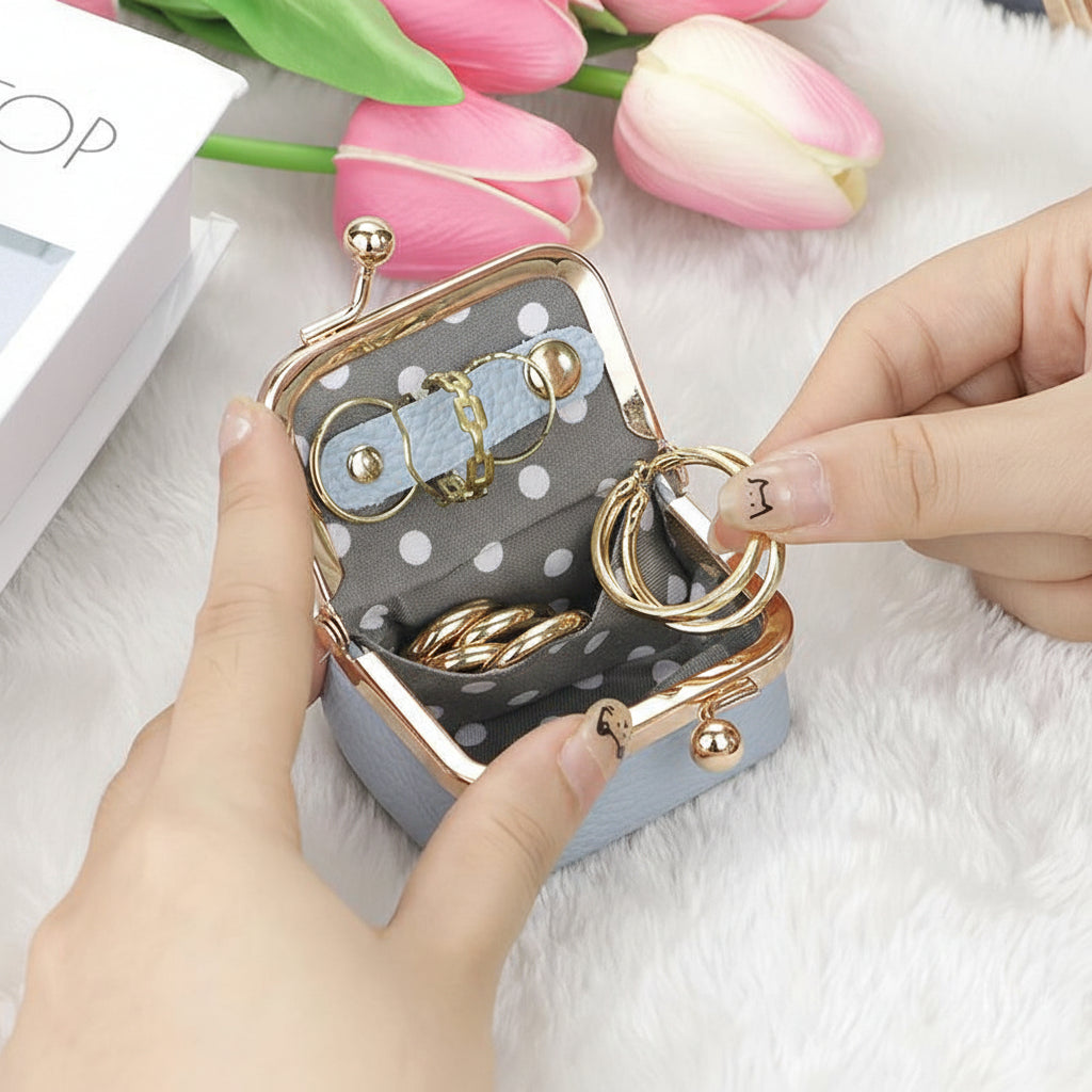 Chic Travel Jewelry Organizer in Premium Leather with Gold Closure