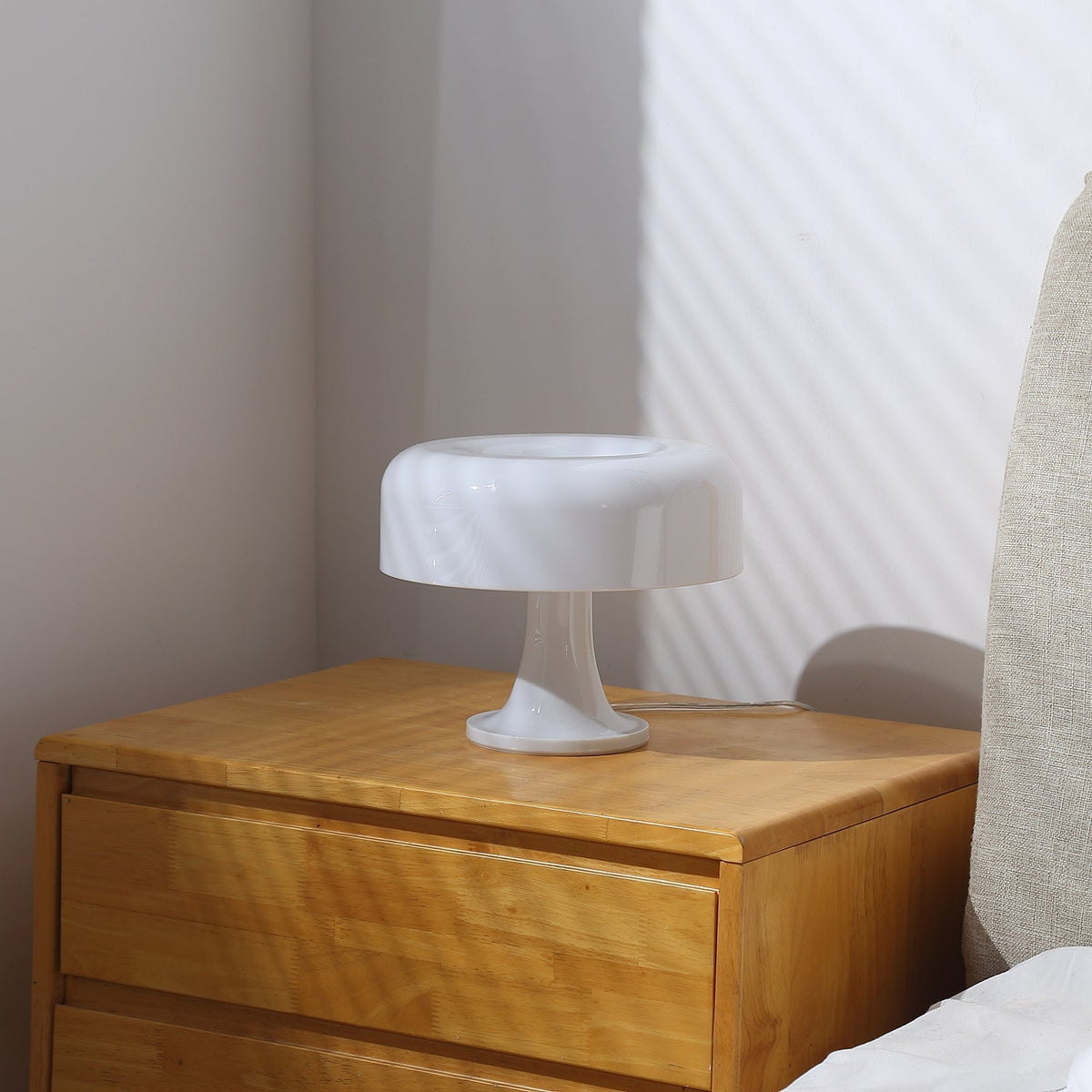 Sleek Acrylic Table Lamp – Modern Light in 5 Stylish Hues
