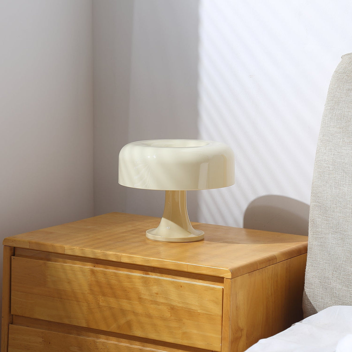 Sleek Acrylic Table Lamp – Modern Light in 5 Stylish Hues