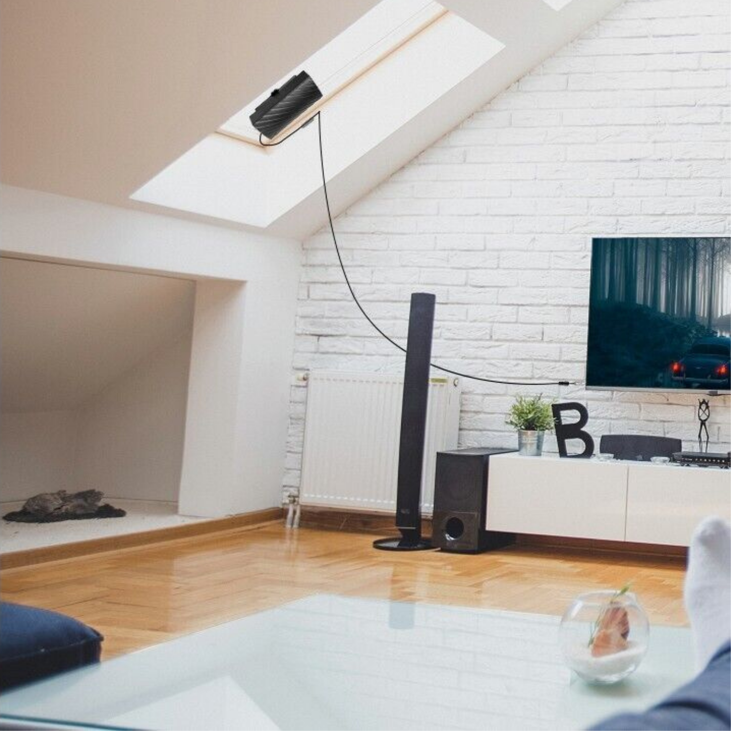 High-Performance Indoor 4K TV Antenna with 600-Mile Range